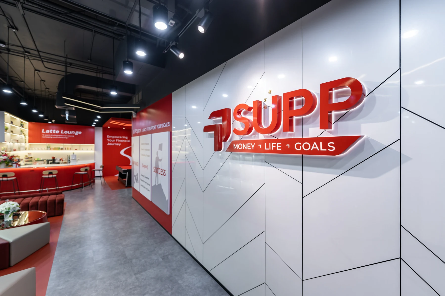 บรรยากาศพื้นที่ SUPP พร้อมโลโก้แบรนด์